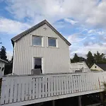 Koselig Hus I Det Gamle Fiskevaeret * Abelvaer