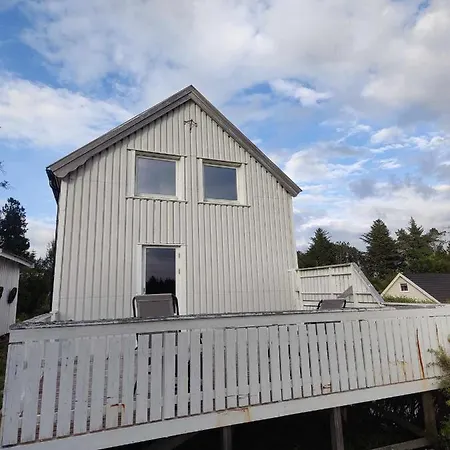Koselig Hus I Det Gamle Fiskevaeret * Abelvaer