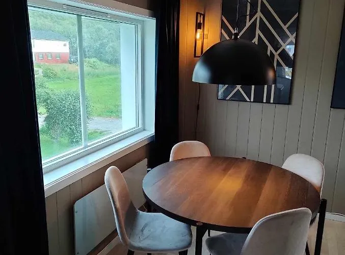 Koselig Hus I Det Gamle Fiskevaeret Abelvaer